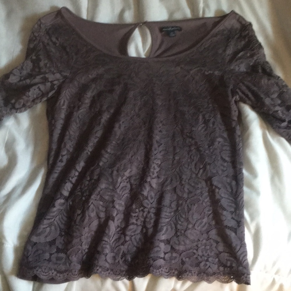 American eagle shoulder shirt